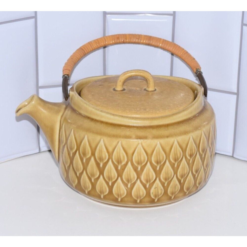 Jens Quistgaard Kronjyden (Relief 1959) Teapot with Leaf Pattern Denmark